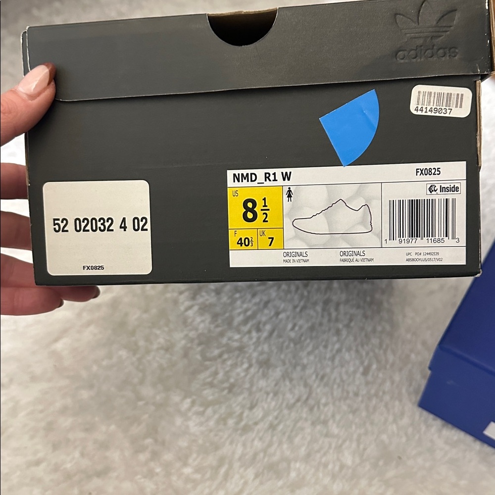Adidas NMD R1 Pink Sneakers - Picture 6 of 6